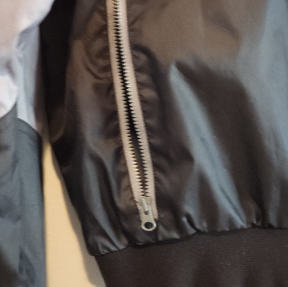 Puma Men's Jacket - Picture 3 of 5